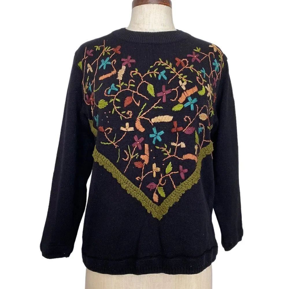 Floral embroidered COTTAGE CORE vintage sweater